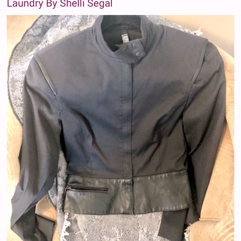 Laundryby Shelli Segal LAMB LEATHER cropped spandex tapered jacket.unique design